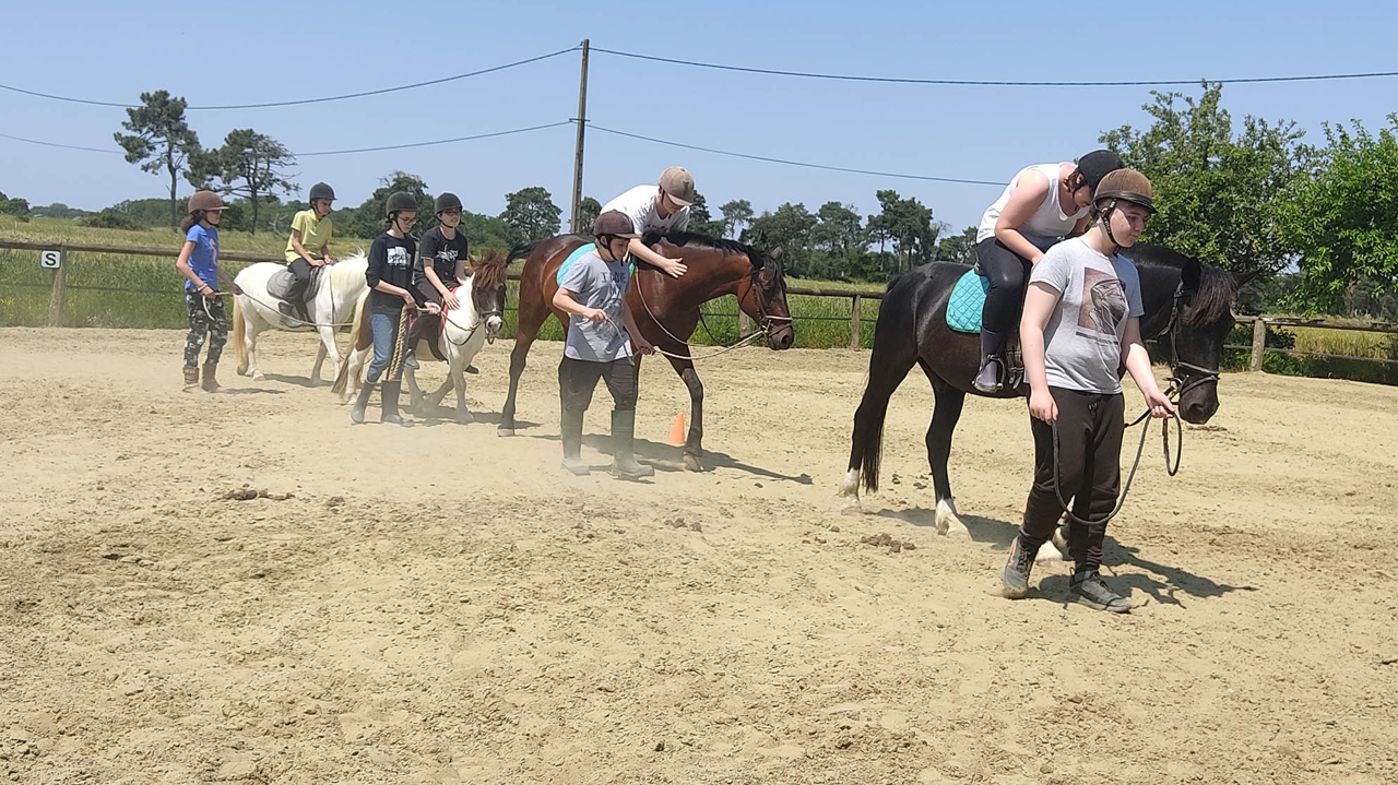 , Montbazon : les élèves de la classe Ulis ont bénéficié de cours d’équitation